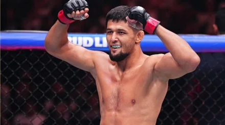 Нурсултон Рузибоев нокаутировал россиянина в первом раунде на UFC в Баку