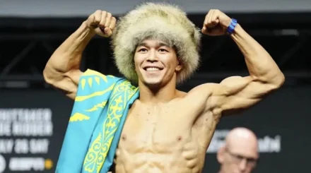 Первый в истории: казахстанец получил $100 тысяч бонуса от UFC