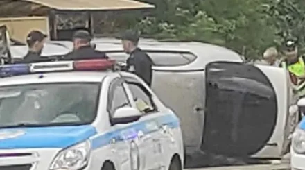 Жуткое ДТП в Павлодаре: авто вылетело на встречку, сбило насмерть двух пешеходов и врезалось в остановку (ВИДЕО)