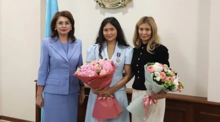 Бибисара Асаубаева стала обладательницей ордена "Барыс" II степени