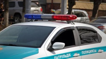 Жуткие кадры: машина насмерть сбила людей на остановке в Павлодаре