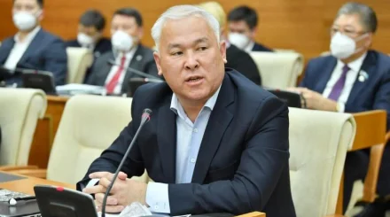 Это не просто антиквариат: Мурат Абенов высказался о найденном оружии в квартире Назарбаев университета