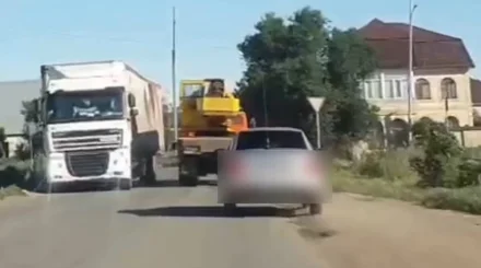 Подросток и его сообщник угнали припаркованную Lada в Уральске (ВИДЕО)