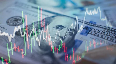 Доллар резко подешевел в Казахстане: курс на KASE снизился почти на 5 тенге