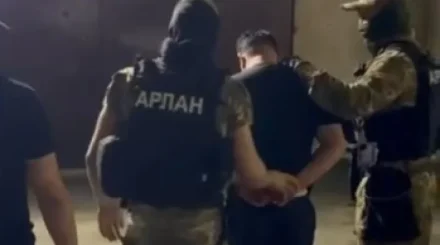 Шымкентте ақша бопсалаумен айналысқан блогер мен сыбайластары ұсталды