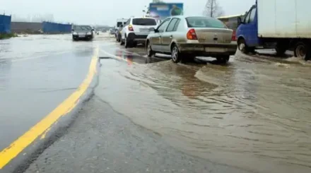 Қарасай ауданында Ақсай өзенінің тасуынан су құбыры істен шықты
