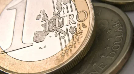 Курс валют в обменниках Алматы и Астаны 4 июля
