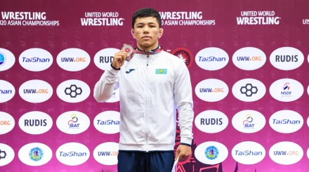 Казахстанские борцы завоевали 18 медалей на чемпионате Азии U20