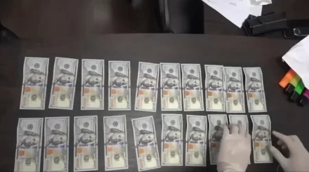 Взяли с поличным: директора предприятия подозревают в попытке подкупа следователя