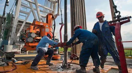 Мұнай-газ саласы қызметкерлері орта есеппен қанша жалақы алады?