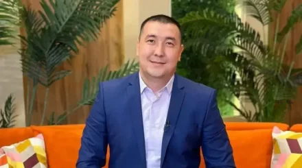 Суд отправил известного блогера за решетку: что решил суд по делу Адилетхана Молдахана