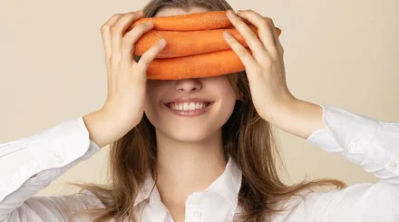  Сәбіздің көздің көру қабілетін жақсартуға пайдасы жоқ болып шықты 