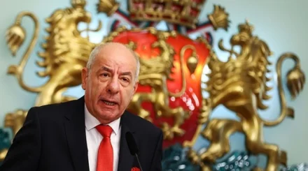 Президент Венгрии подписал закон, который лишает его должности