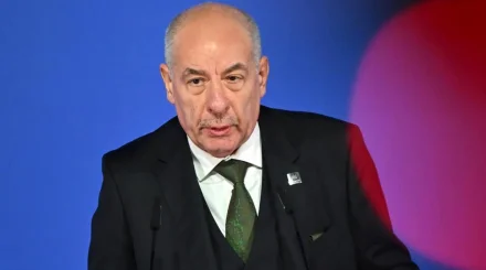 Президент Венгрии подписал поправку о собственном отстранении от должности