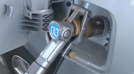 Дефицит автогаза: водители часами стоят в очередях на западе Казахстана