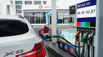 Эксперт назвал цену бензина, при которой казахстанцы начнут массово пересаживаться на гибриды