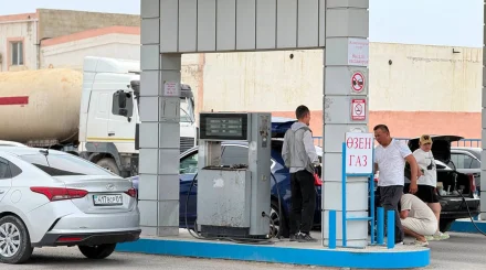 Водители Актау вновь жалуются на очереди за автогазом