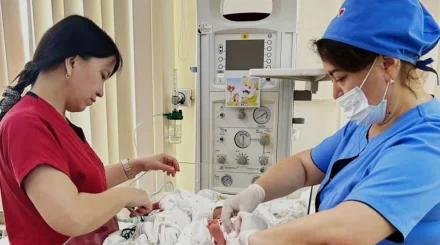   «Әуеде 14 сағат ұшып келді»: Алматыға Тайландтан ауыр хәлде жеткізілген сәби ауруханадан шықты   