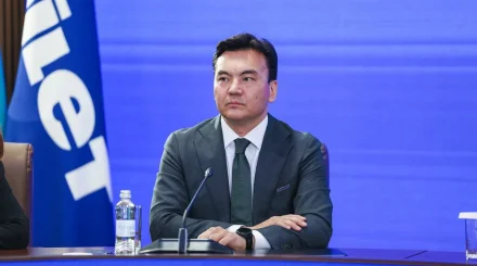 86% новых лиц: с каким списком партия "Әділет" идет в Курултай