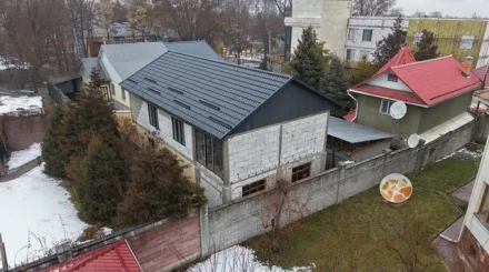 Алматының Медеу ауданында тағы бір заңсыз салынған нысан бұзылып жатыр