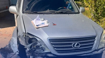 Пока хозяин спал: в Степногорске угнали Lexus и разбили его в ДТП