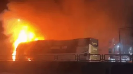Вьетнамда автобуста жеті адам тірідей жанып кетті