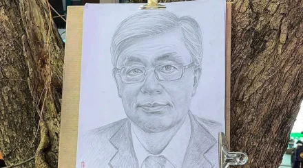 Китайский уличный художник нарисовал портрет Токаева
