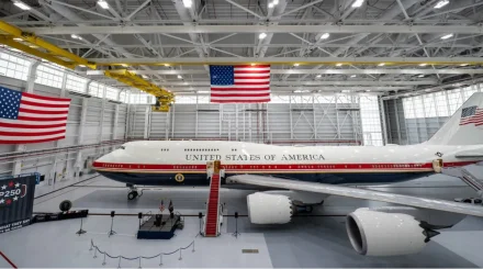   Дональд Трамп 1 млрд доллар тұратын жаңа Air Force One әуе кемесімен ұшады   
