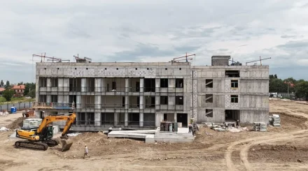 В Наурызбайском районе Алматы строят три новых медицинских объекта