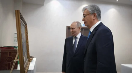 Токаев подарил Путину картину с особым смыслом