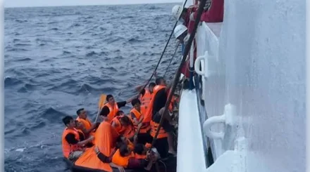 Вьетнамское судно затонуло в Южно-Китайском море, спасены 37 человек