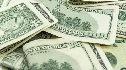 Доллар в обменниках Астаны продают до 477 тенге