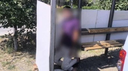 Мужчина повесился на автобусной остановке в Ташкенте