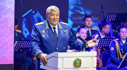 От имени президента Бектенов поздравил Токтара Аубакирова с 80-летием