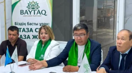   «Байтақ» партиясының өкілдері Жаңаөзенде зауыт қызметкерлерімен кездесті   