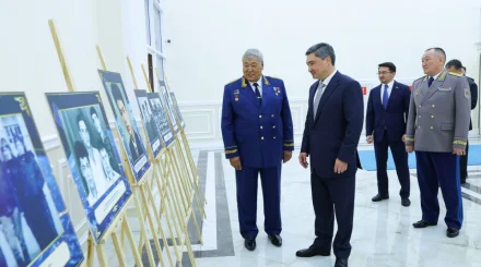 Президент поздравил первого казахского космонавта с 80-летием