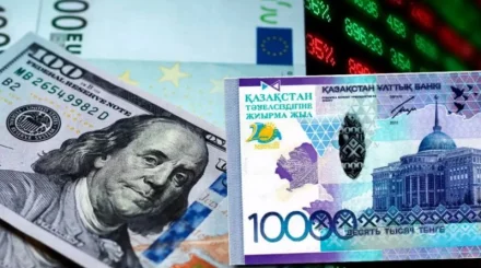 Аналитики: решение Нацбанка обвалило курс тенге