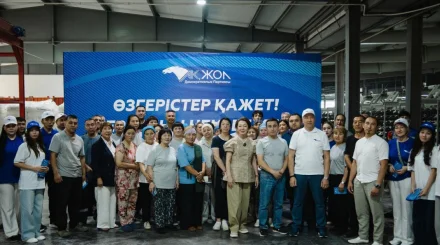  «Ақ жол» партиясының өкілдері Көкшетаудағы өндіріс кәсіпорнының ұжымымен кездесті 