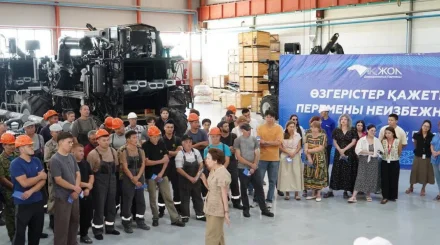  «Ақ жол» партиясының белсенділері ҚАИК зауытының қызметкерлерімен кездесті 