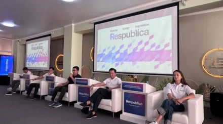  Respublica партиясының өкілдері Семейдегі жас кәсіпкерлердің мәселелерін тыңдады 