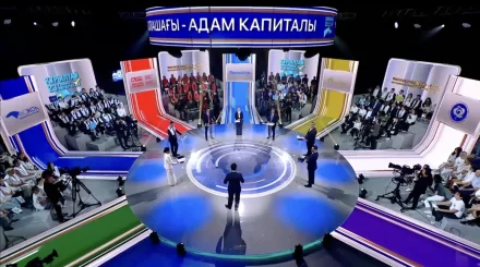 Ликвидировать «Самрук», ввести четырехдневку: о чем спорили партии на первых теледебатах