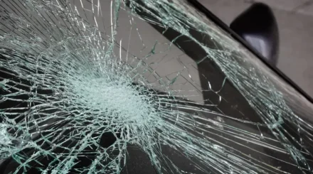 Алматыда жүк көлігі пойызбен соқтығысып, жүргізуші ауруханаға түсті