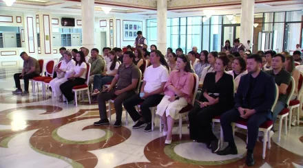 В Астане представители партии «Әділет» встретились с коллективом театра имени К. Куанышбаева