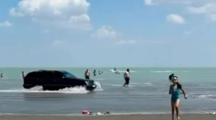 Водителя наказали за заезд по озеру Балхаш (ВИДЕО)