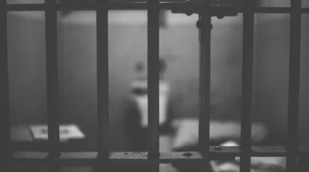 Сотрудников ИВС задержали после смерти девушки в Шымкенте
