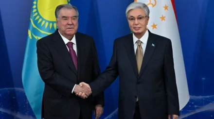  Тоқаев Тәжікстан президентімен кездесу өткізді 