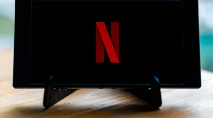 Netflix потерял фильм с Николасом Кейджом за $45 млн и получил иск на $105 млн