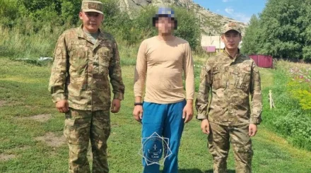 ШҚО тауларында өздігінен түсе алмаған ер адам құтқарылды