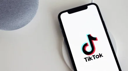 Жительницу Актау оштрафовали за видео с матами в TikTok