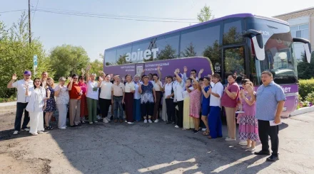 Медицина, дороги и вода: жители сел СКО передали партии "Әділет" около 100 предложений